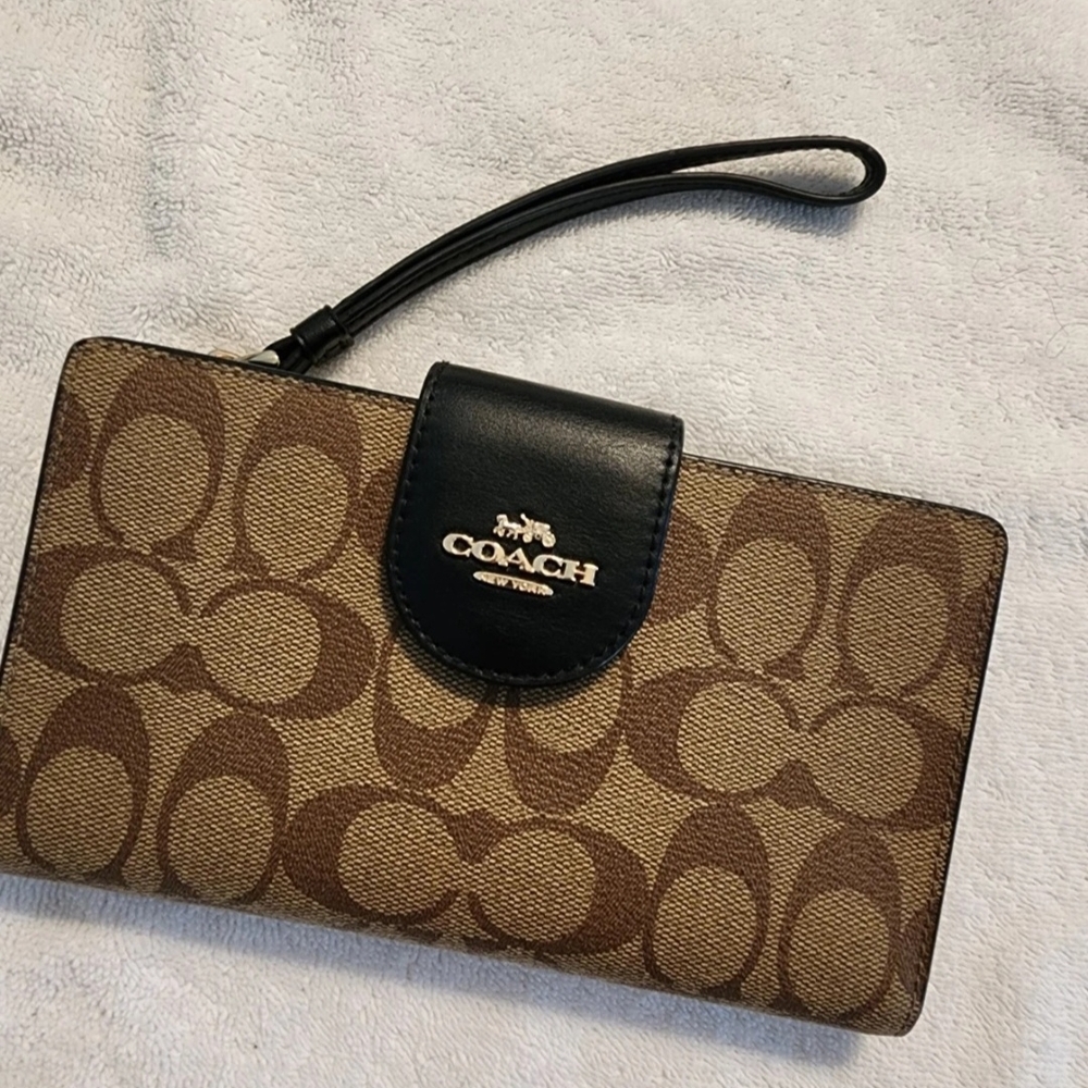 Coach Tech Wallet In Colorblock Signature Canvas Khaki/ Black